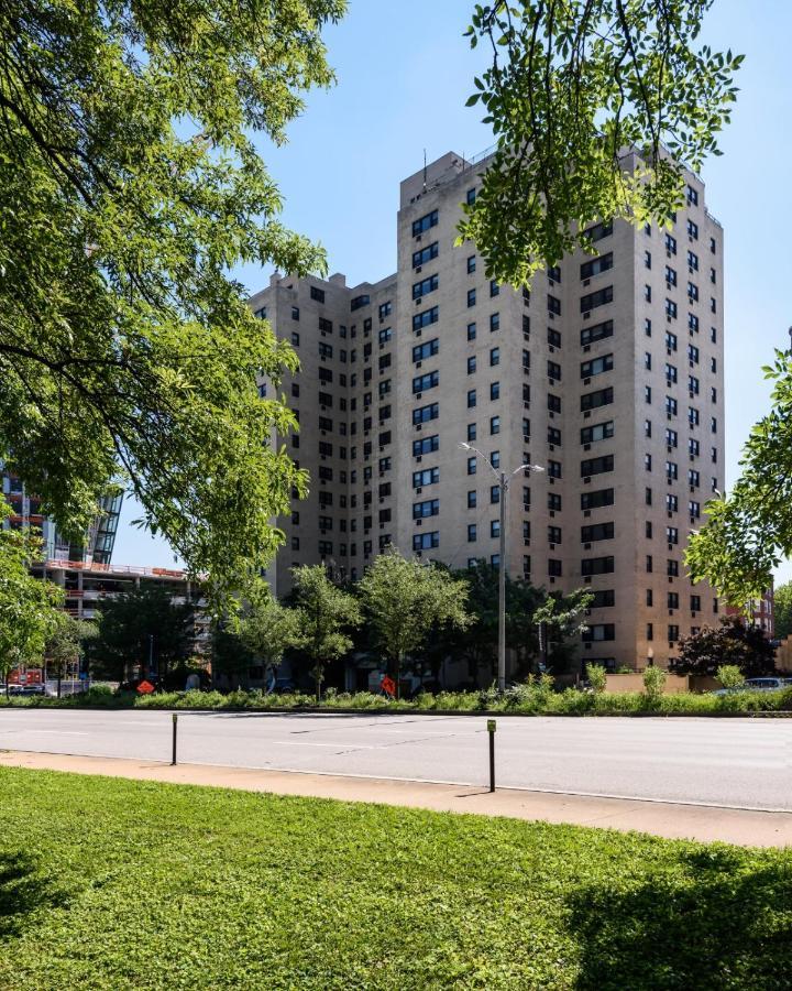 Frontdesk Modern 1 Bedroom Apt Near Barnes Hospital Maryland Heights Exterior foto